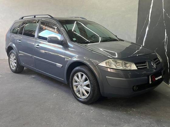 RENAULT MEGANE 1.6 DYNAMIQUE GRAND TOUR 16V FLEX 4P MANUAL RENAULT MEGANE 1.6 DYNAMIQUE GRAND TOUR 16V FLEX 4P MANUAL